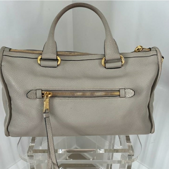 PRADA - Picture 7 of 7